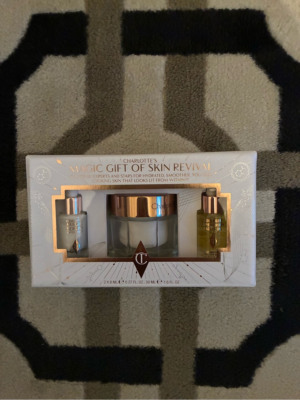 New in box  x Charlotte Tilbury Magic gift of skin revival set